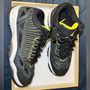 Jordans Retro size Youth 6